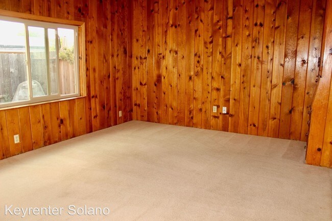 Building Photo - 4 br, 2 bath House - 324 Shasta Drive
