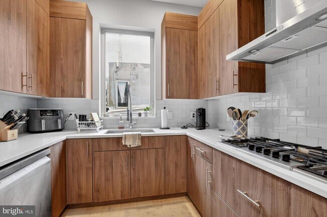 Foto del edificio - 151 N 2nd St