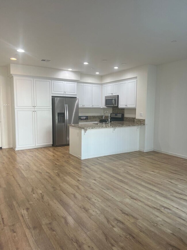 Building Photo - 44014 Arcadia Ct