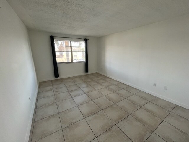 Building Photo - 4220 NW 79th Ave