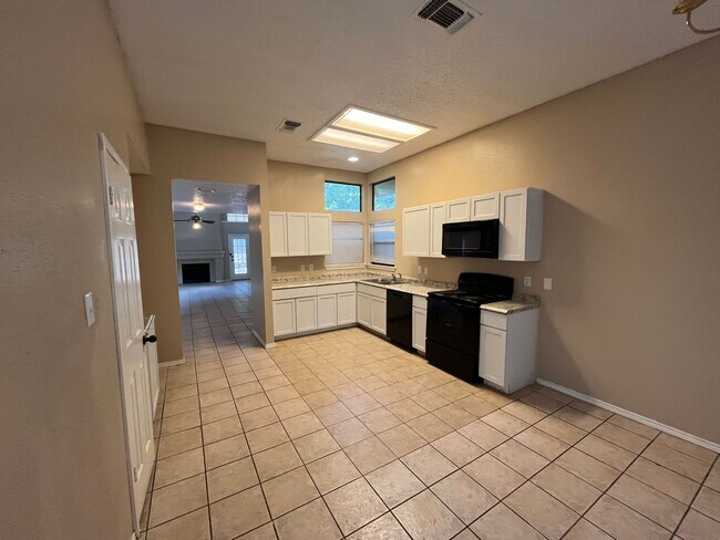 Foto del edificio - 9731 Quiet Lake San Antonio Tx78254