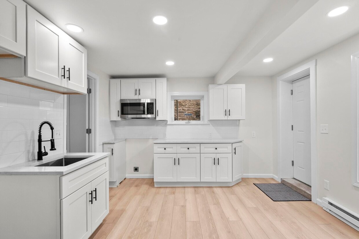 208 Prospect St Unit 208, Willimantic, CT 06226 Apartments in