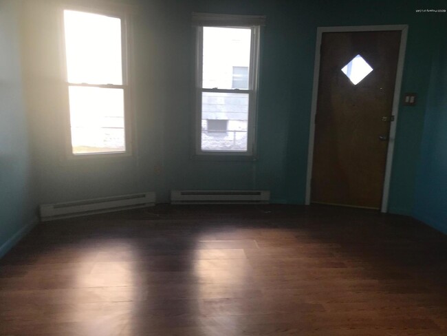 Building Photo - 28 Woodbury St