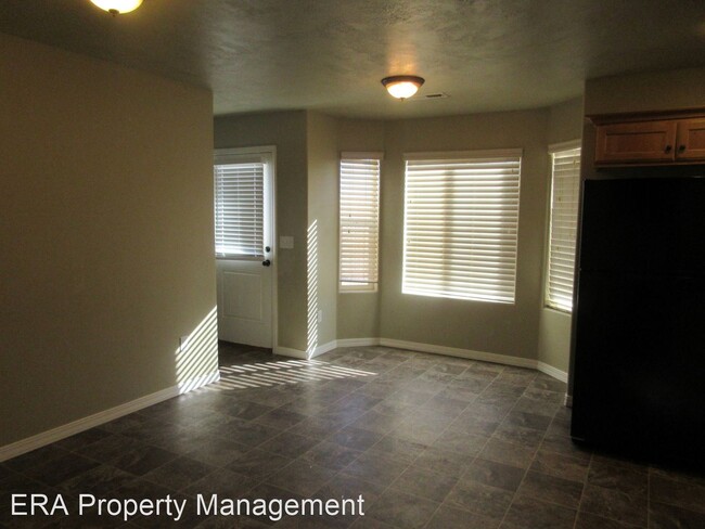 Foto del edificio - 3 br, 2.5 bath House - 2806 N Clark Parkway