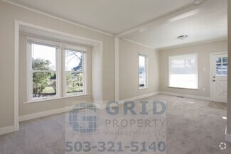 Building Photo - 10823 SE Schiller St