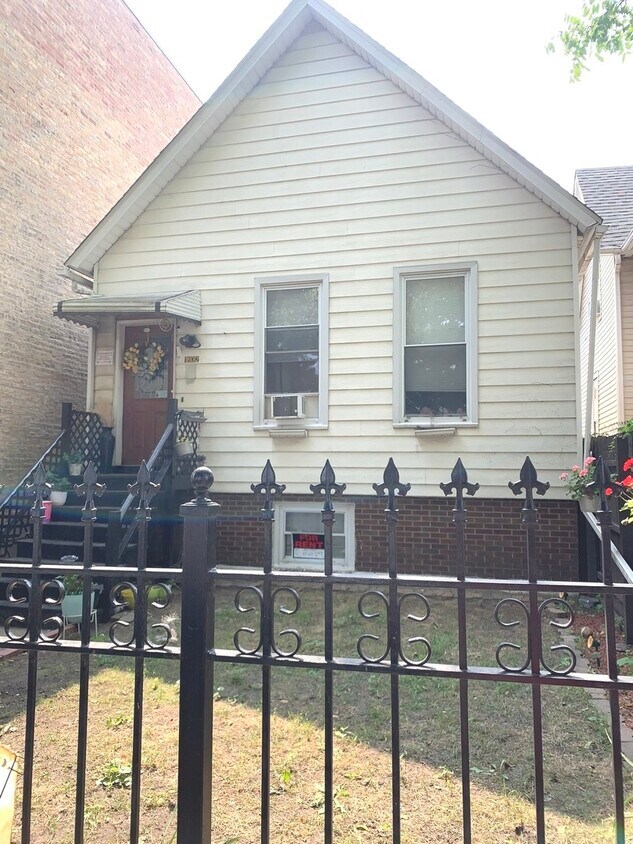 Primary Photo - 1932 N Leclaire Ave
