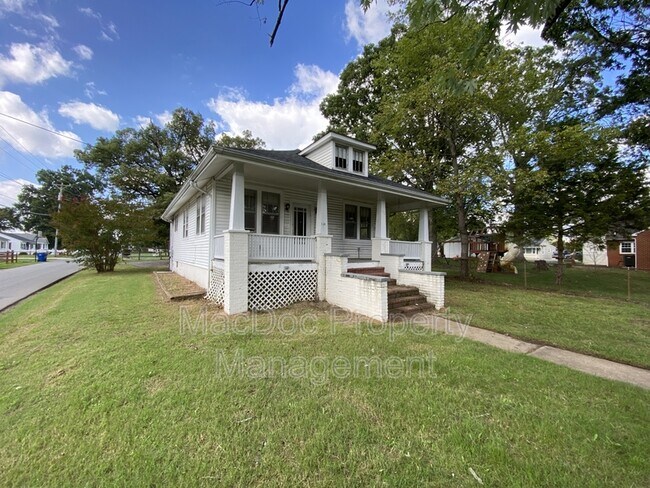 Building Photo - 3204 Lafayette Blvd