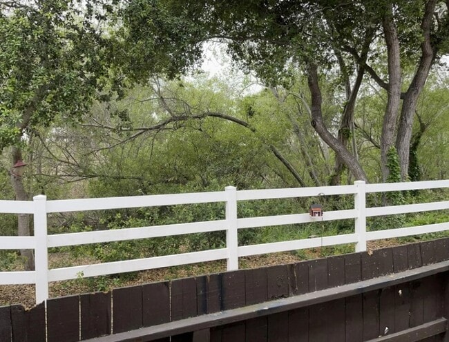 Building Photo - Arroyo Grande Condotownhouse