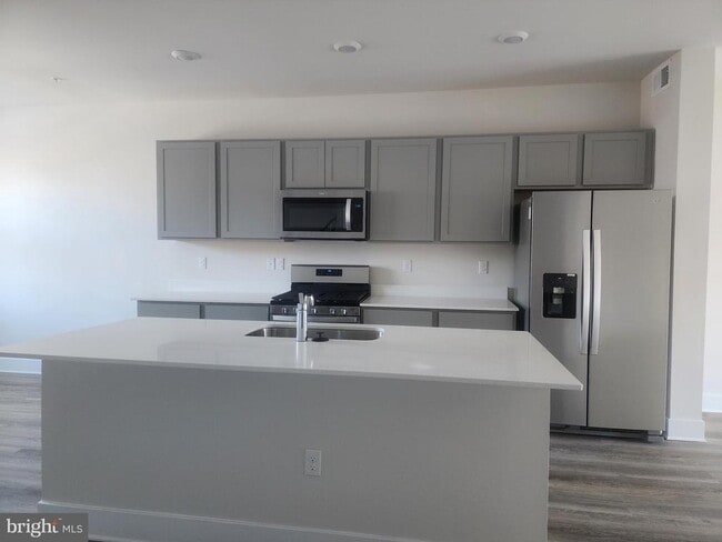 Foto del edificio - 231 Joppa Farm Rd