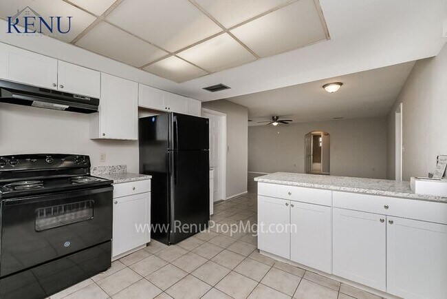 Foto del edificio - Now Available!