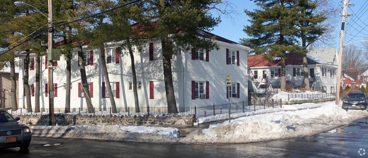 Building Photo - 404 N High St