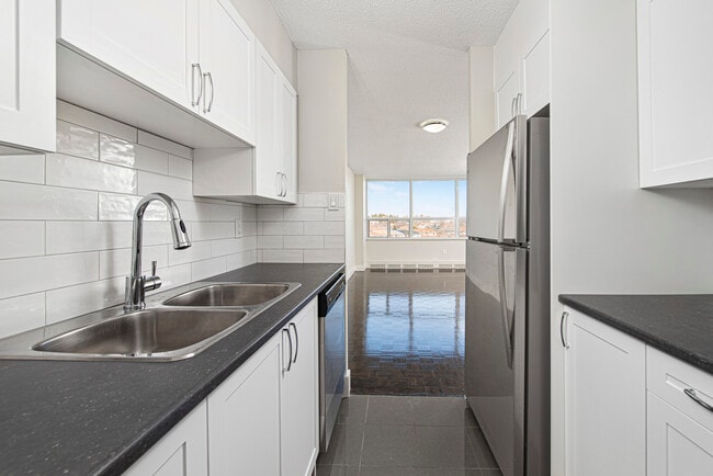 Building Photo - 5600 Sheppard Avenue E