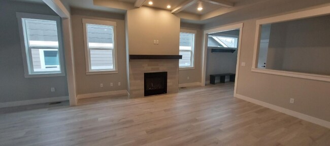 Building Photo - 7431 Three Hearts Trl