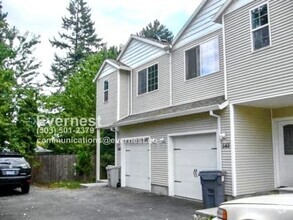 Building Photo - 548 NE 117th Ave
