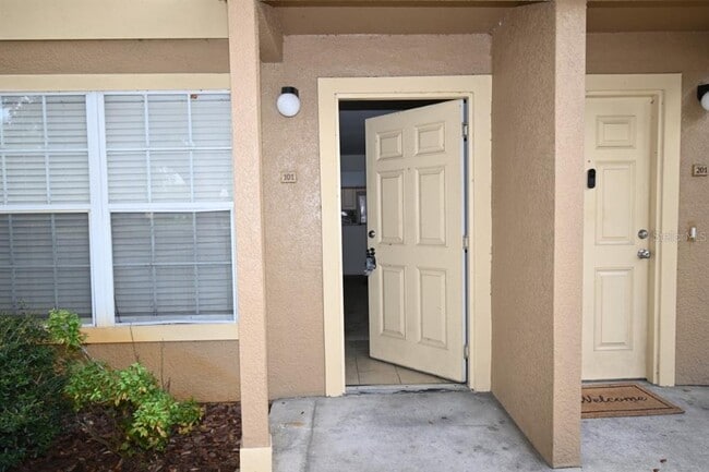 Building Photo - 36100 Lake Chase Blvd