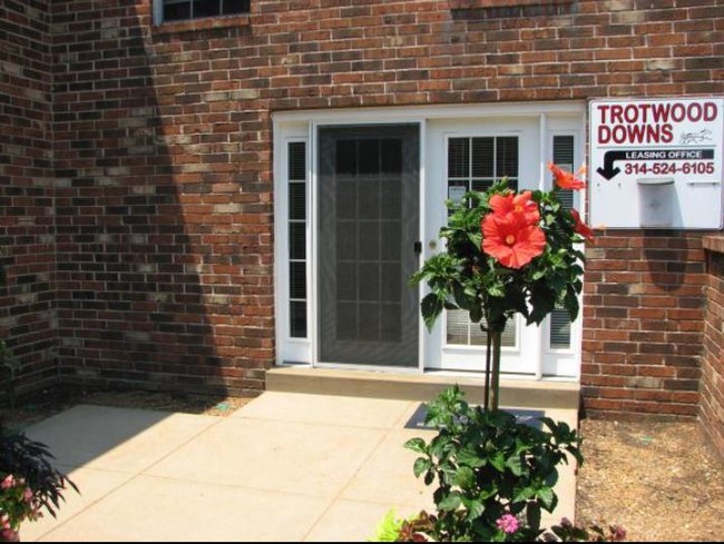 Building Photo - Trotwood Downs and Brittany Townhomes