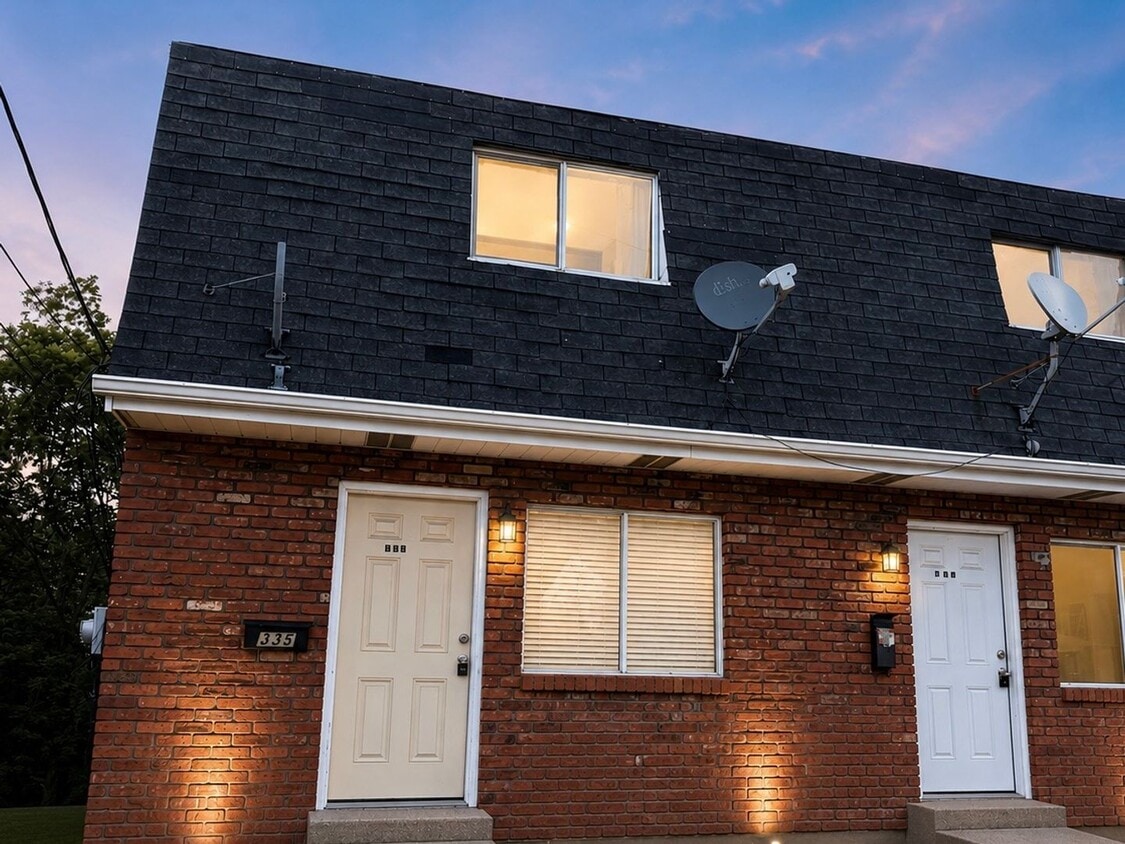 2 bed/1 bath Townhome Port Vue, PA - 2 bed/1 bath Townhome Port Vue, PA