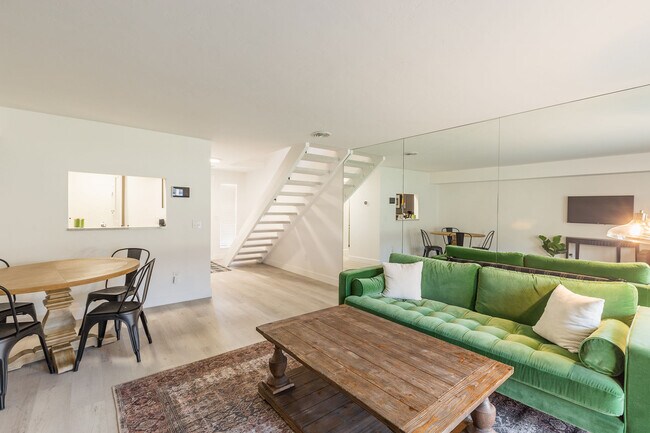 Building Photo - 333 Eagle Glen Ln