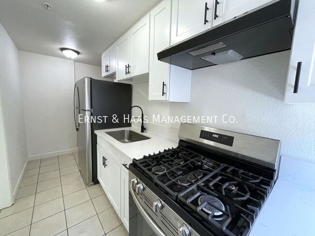 Building Photo - 313 E Market St