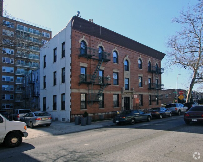 Primary Photo - 215 Bay 23rd St