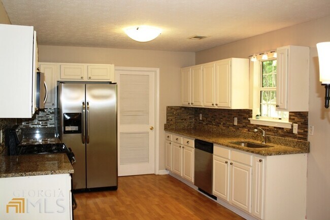 Foto del edificio - 55 Lauren Overlook