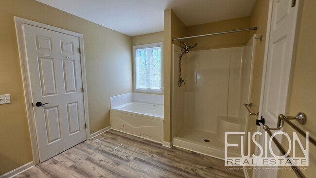 Foto del edificio - Elegant Four Bedroom Home in Dorset Farms!