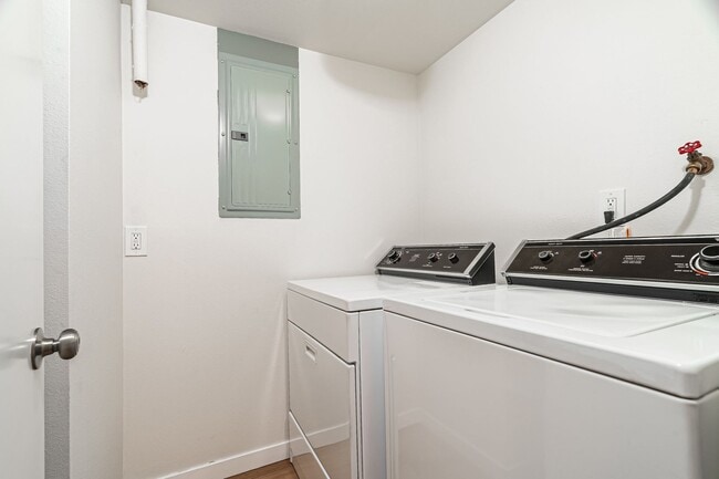 Foto del edificio - Top-Floor Condo with Forest Views, Large Private Deck & Resort-Style Amenities