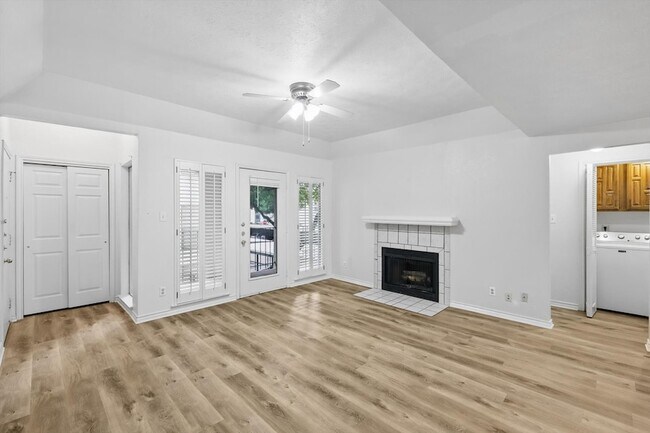Foto del edificio - 3105 San Jacinto St