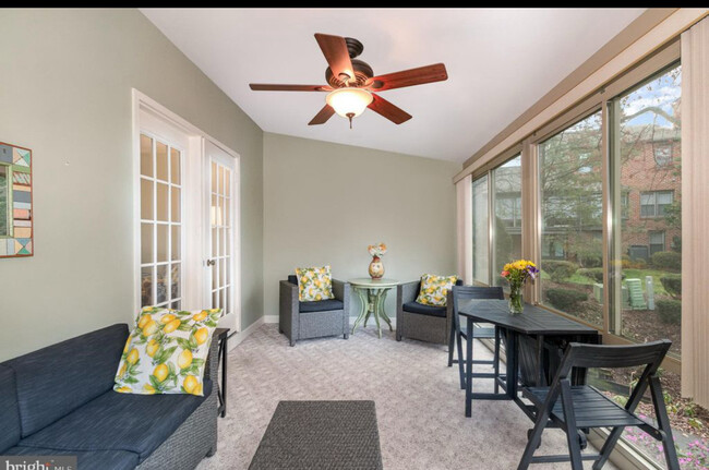 Building Photo - 1123 Wicklow Ct