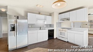 Foto del edificio - 8442 Forest Ridge Dr