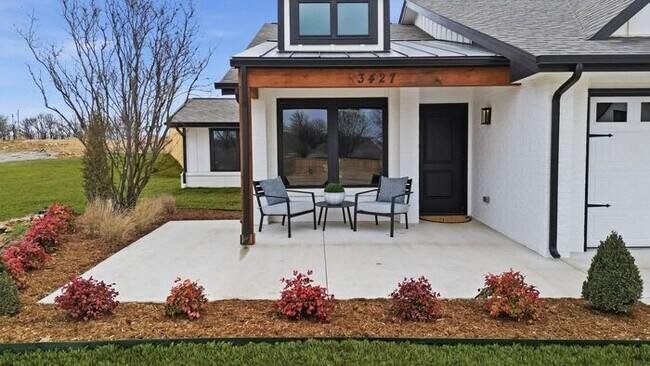 Foto del edificio - Move In Special! Lawn Care Included! Fully Remodeled 2/1/1
