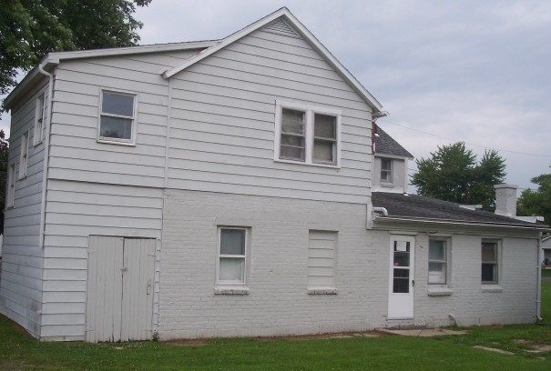 Building Photo - 102 3rd St