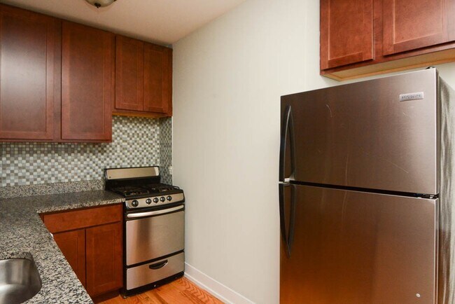 Foto del edificio - 562 W Arlington