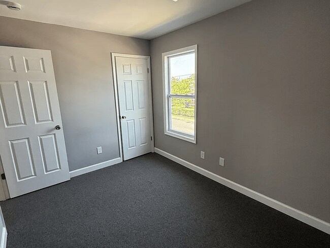 Building Photo - 211 Sollers Point Rd