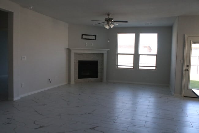 Foto del edificio - 6814 Colony Rd