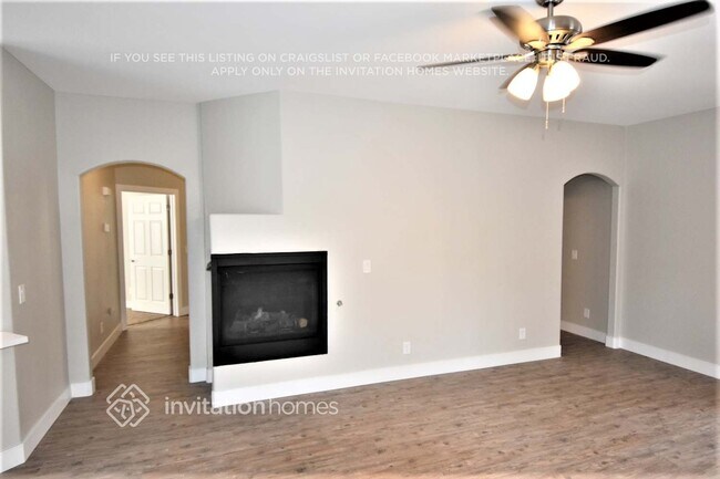 Foto del edificio - 8121 Indigo Gully Ct