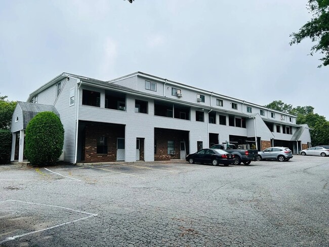 Building Photo - 444 Woodward Rd