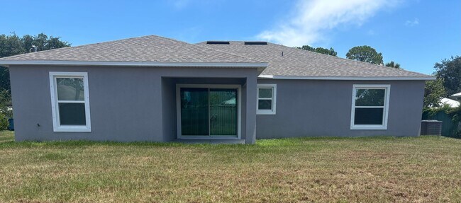 Foto del edificio - 614 Castaways St NE