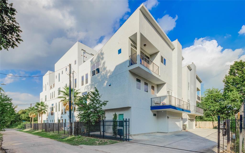 Foto principal - 1320 Lakin St