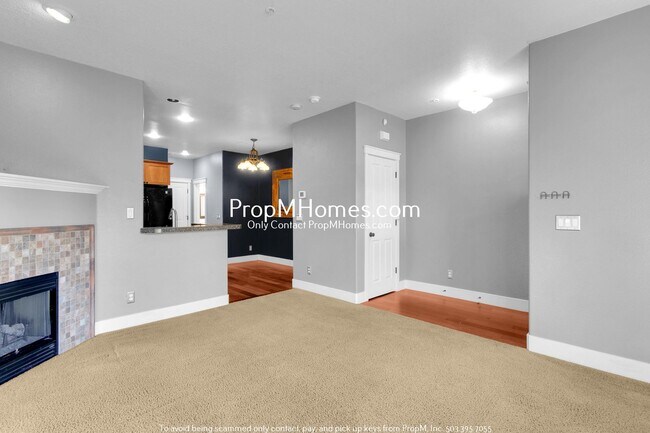 Building Photo - Cozy Two Bedroom Townhome in the Heart of Villebois - Newly Painted Interior!