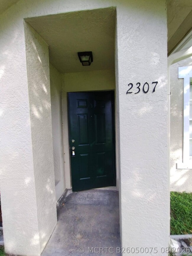 Building Photo - 2307 Belmont Ln