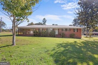 Building Photo - 202 Laurel Dr