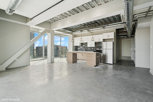 Foto del edificio - 1241 N Milwaukee Ave