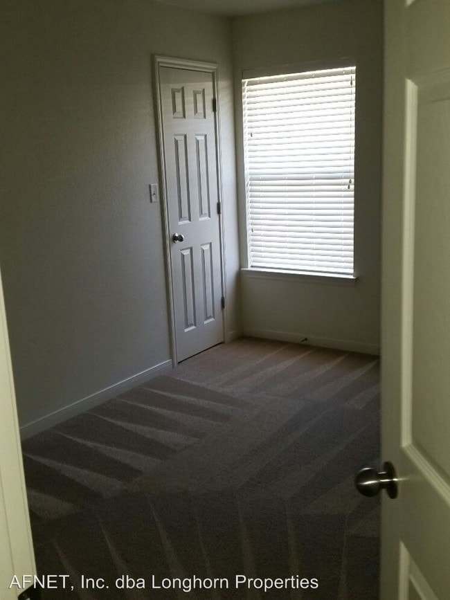Building Photo - 612 Olaf Dr