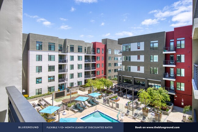 Avalon Public Market 6301 Shellmound St Apartment For Rent In Emeryville Ca Apartments Com