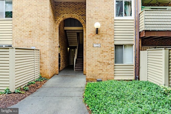 Building Photo - 19443 Brassie Pl
