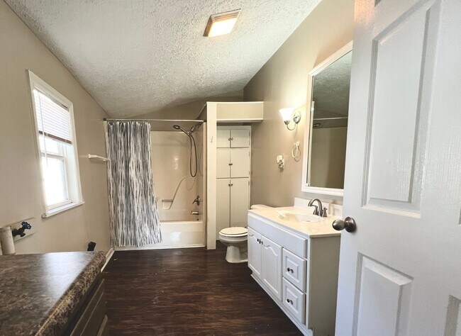 Foto del edificio - Adorable 2 Bedroom in the Heart of Rossville