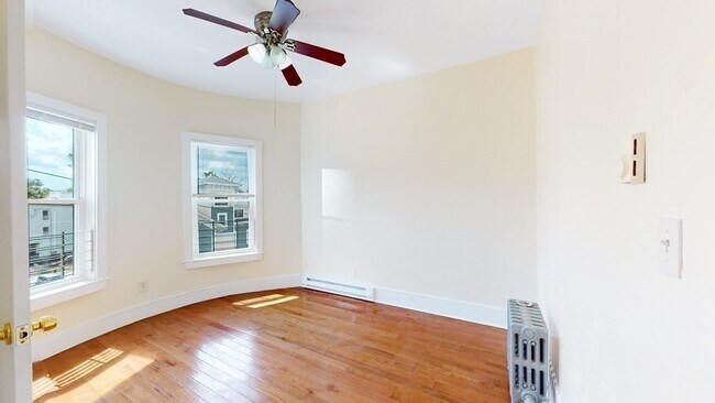 Building Photo - 524 Norwest Dr