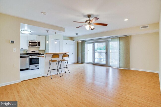 Foto del edificio - 5250 Valley Forge Dr