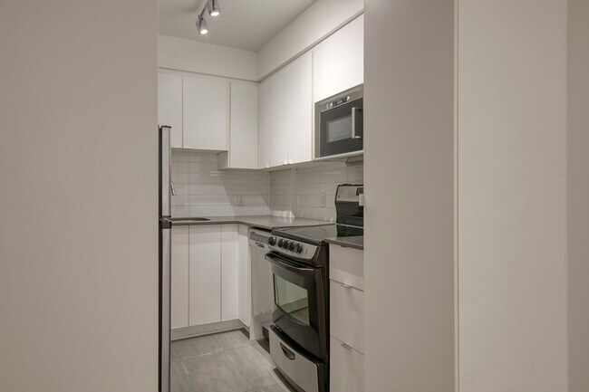 Photo du bâtiment - 4570 Chem. Queen Mary